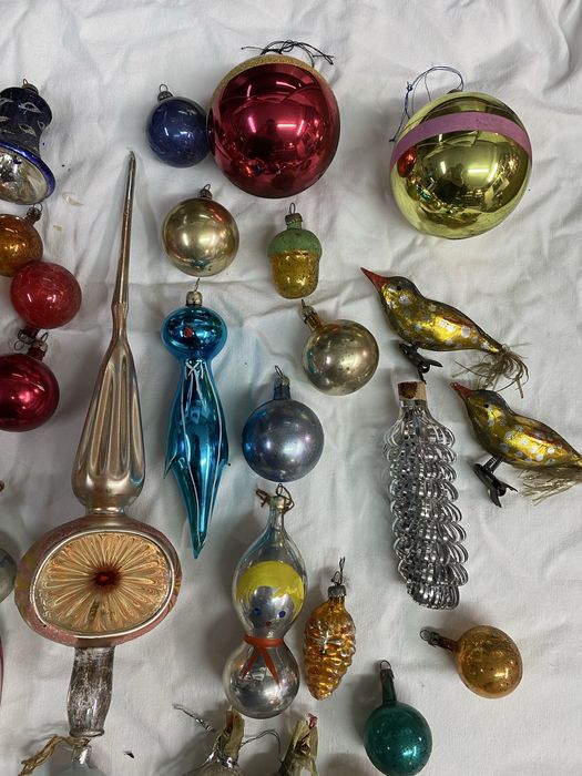 Стари украшения играчки за елха