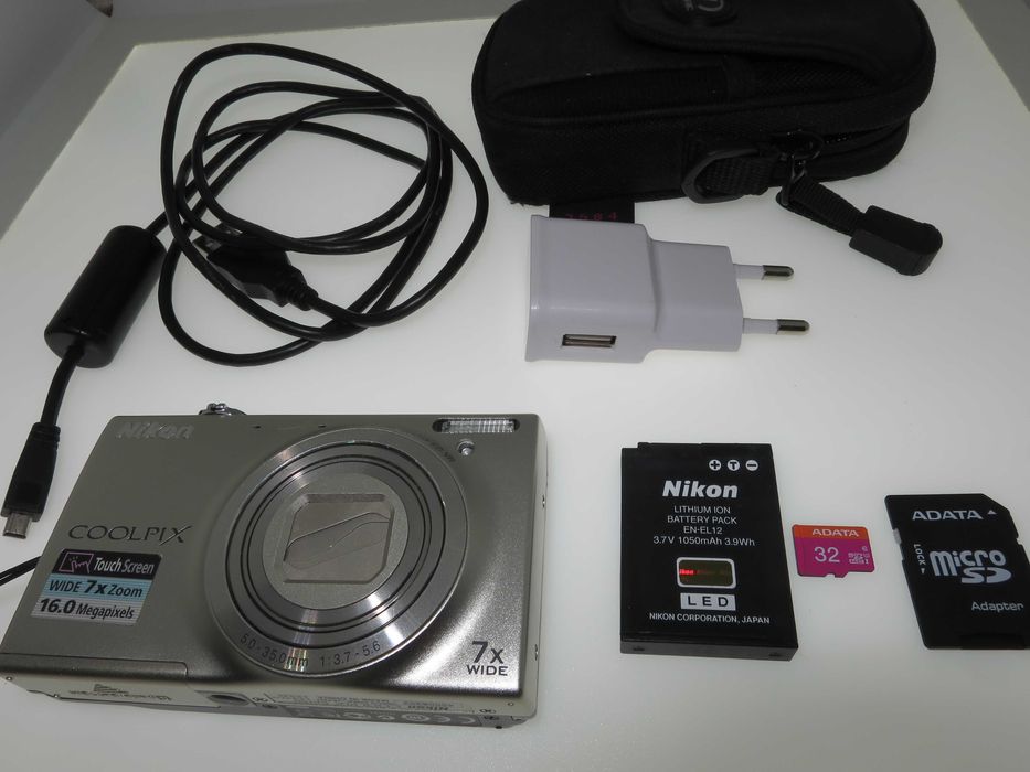 Nikon Coolpix S6150 компактен цифров фотоапарат тъч скрин мини камера