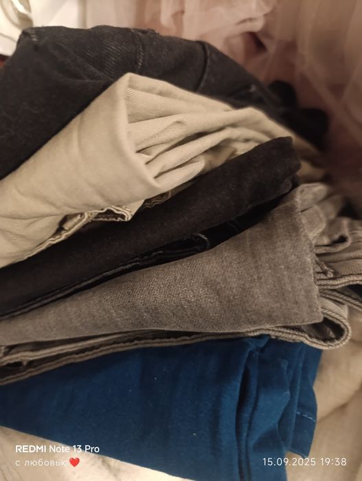 5 пар джинсов в идеальном состоянии на подростка