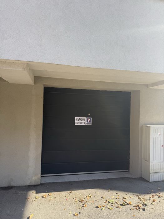 Vand garaj cu utilitati zona Prima shops