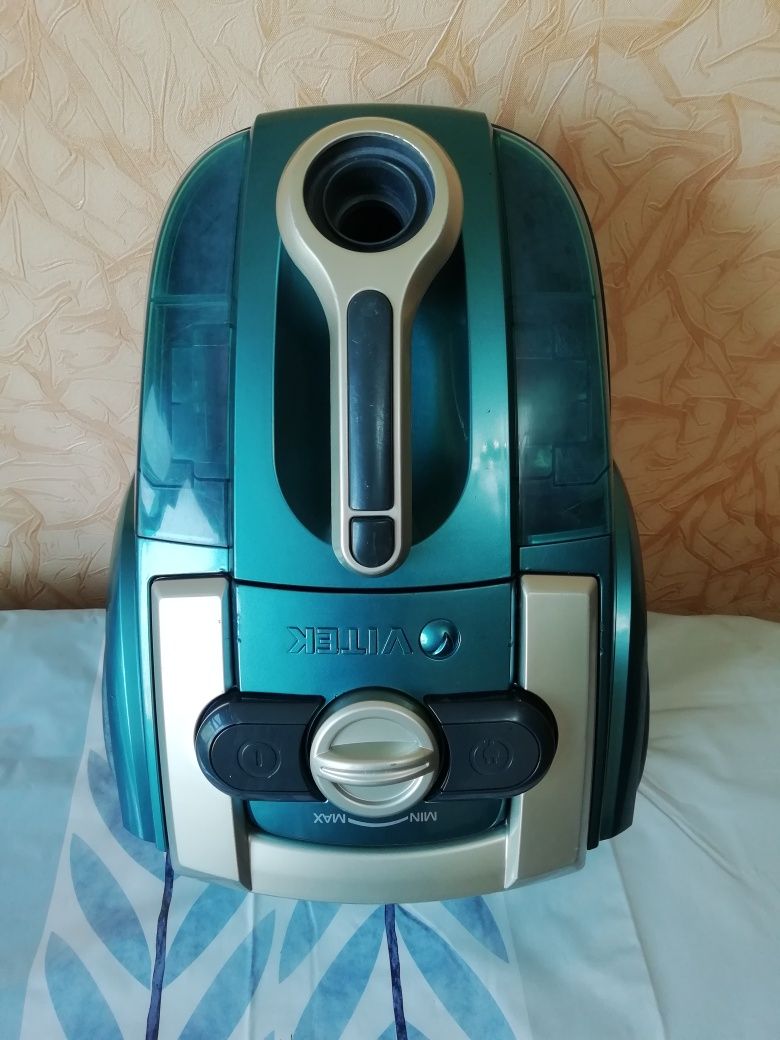 Продам пылесос VITEK.
