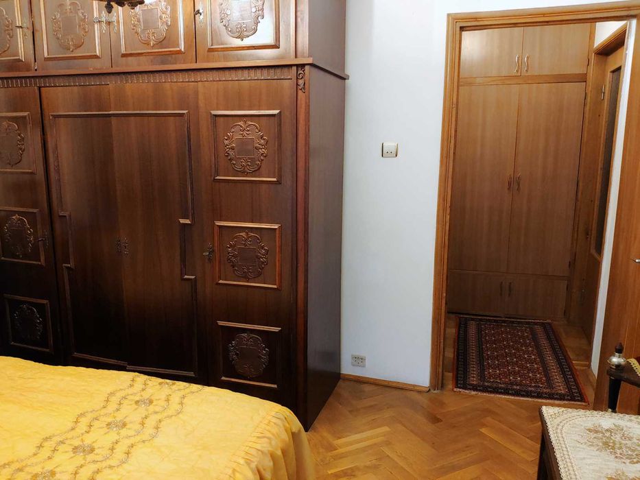 Vând  ap.  Micro.4   4 camere  2 băi  etaj 3 din 4