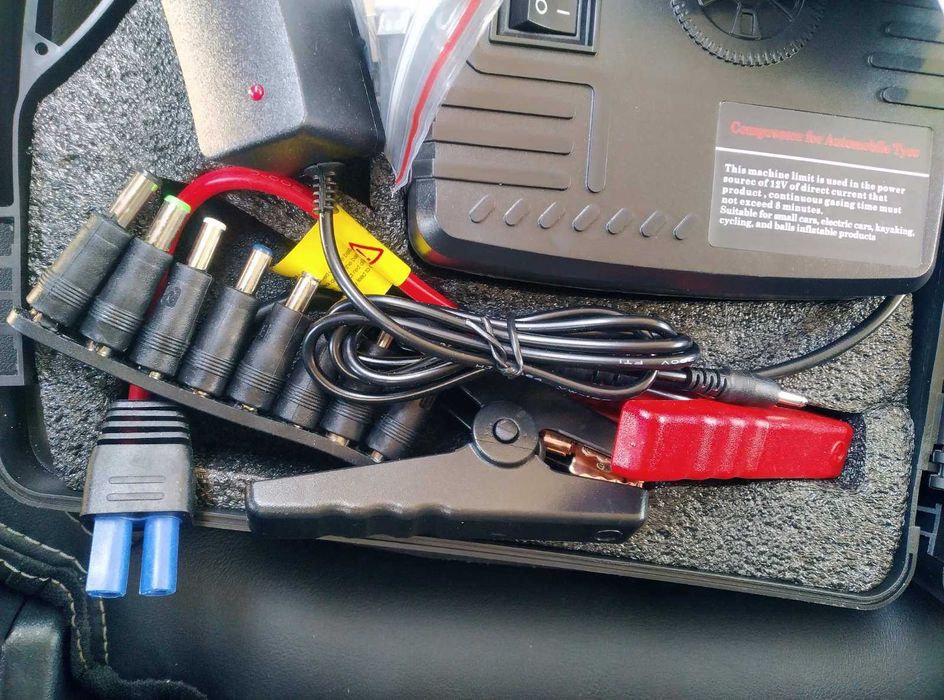 Стартерна батерия бустер за кола power bank 3 в 1 с компресор 16800 mA