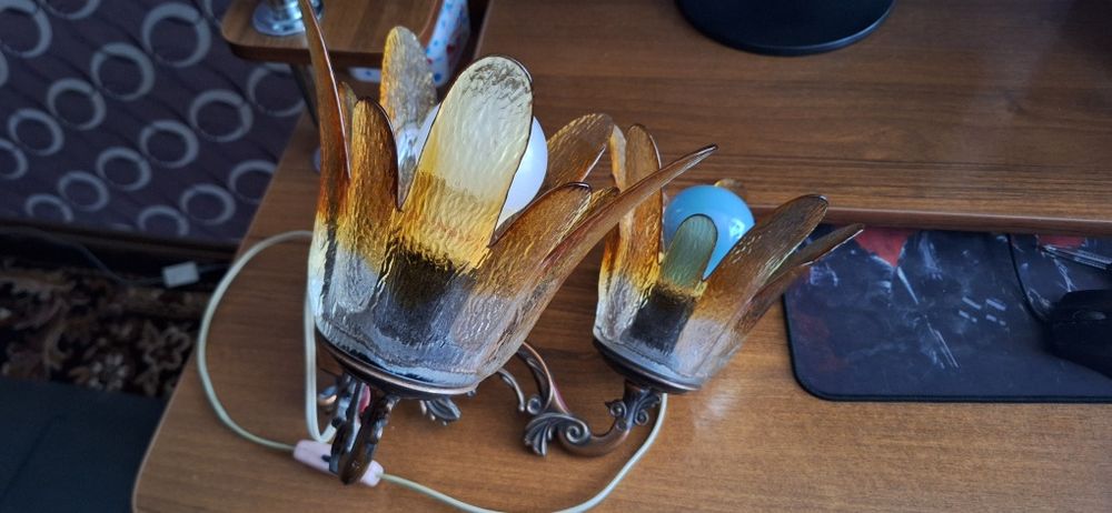 Продам    люстру, бра  в отличном состоянии.