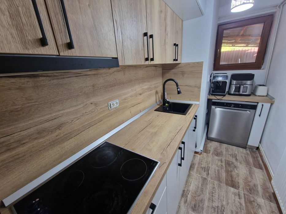 Casa 1km Spital Judetean/ locuință sau cabinet