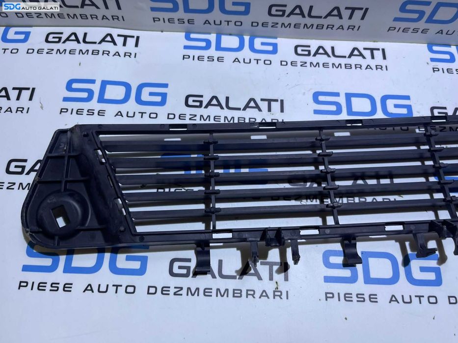 Grila Ornament Central Inferior Spoiler Bara Fata Opel Vectra C Non Facelift 2002 - 2005 Cod 09186126 0551004542 [V0183]