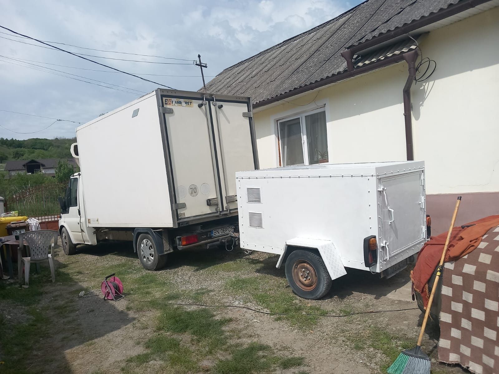 Închiriez Masina frigorifică  pentru evenimente sau trasport.
