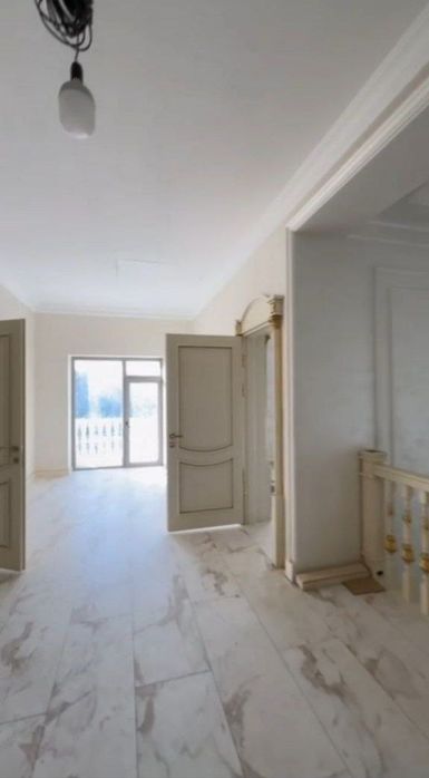 Sotiladi Дом Мирабад Махаля Карасу 8,21 сотки 3 уровня ор. Рисовый