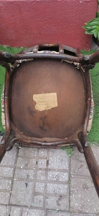 scaune 5  buc 4 tapitate  din  lemn  curbat 400 lei