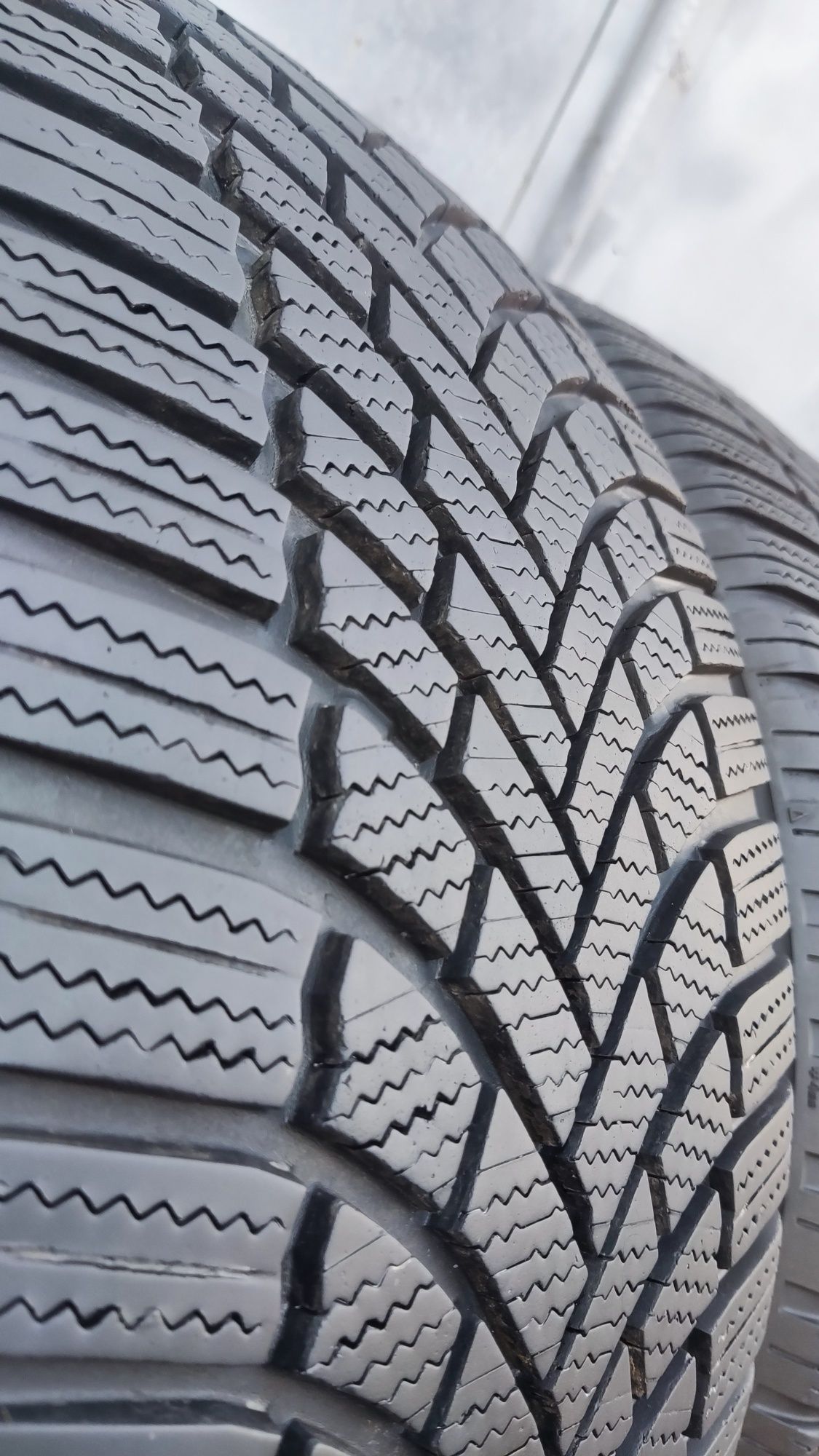 4бр. зимни гуми 235/45/18 Bridgestone Blizzak LM005
dot23 
7mm
Добро с