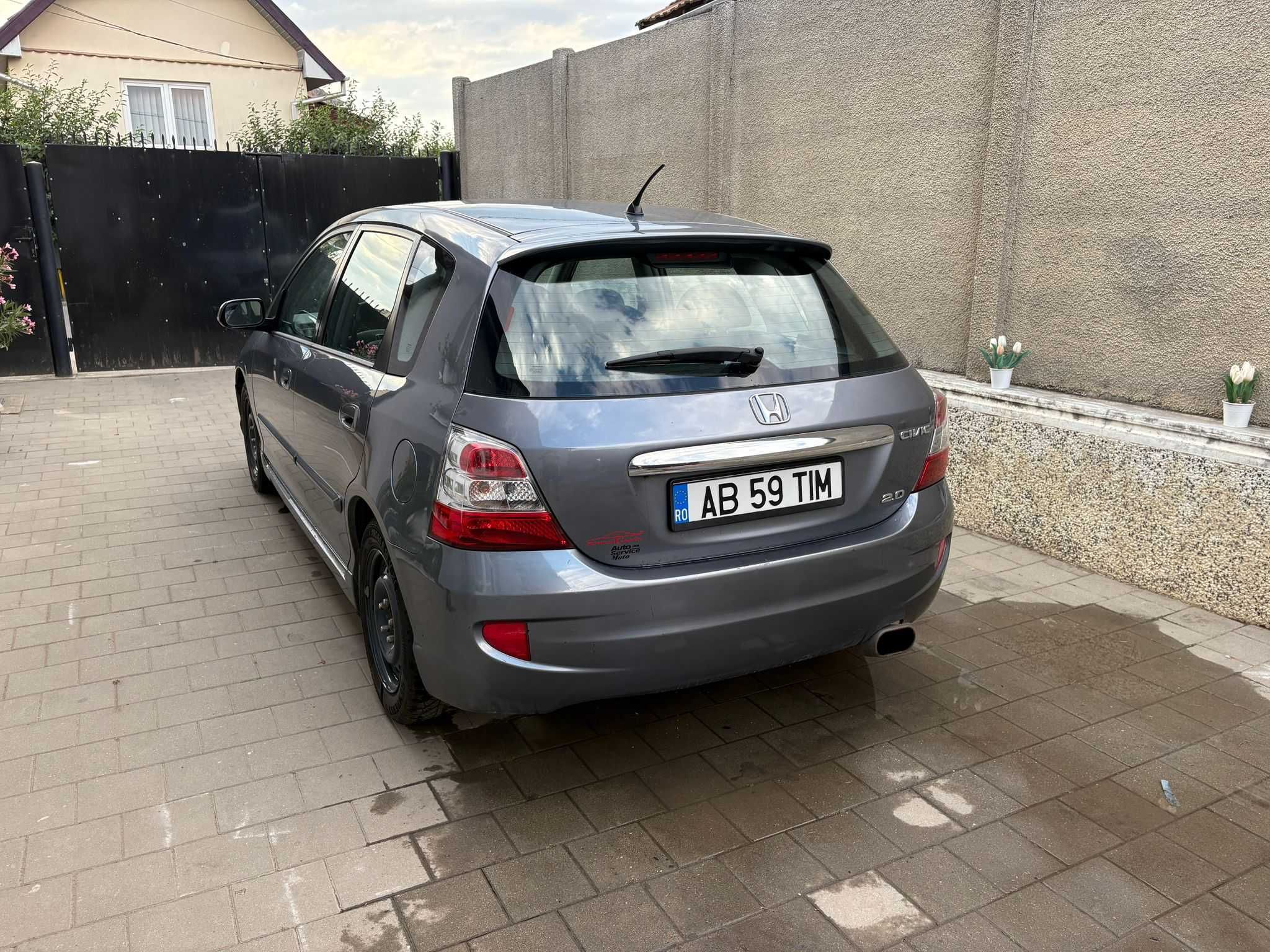Honda  civic  2.0