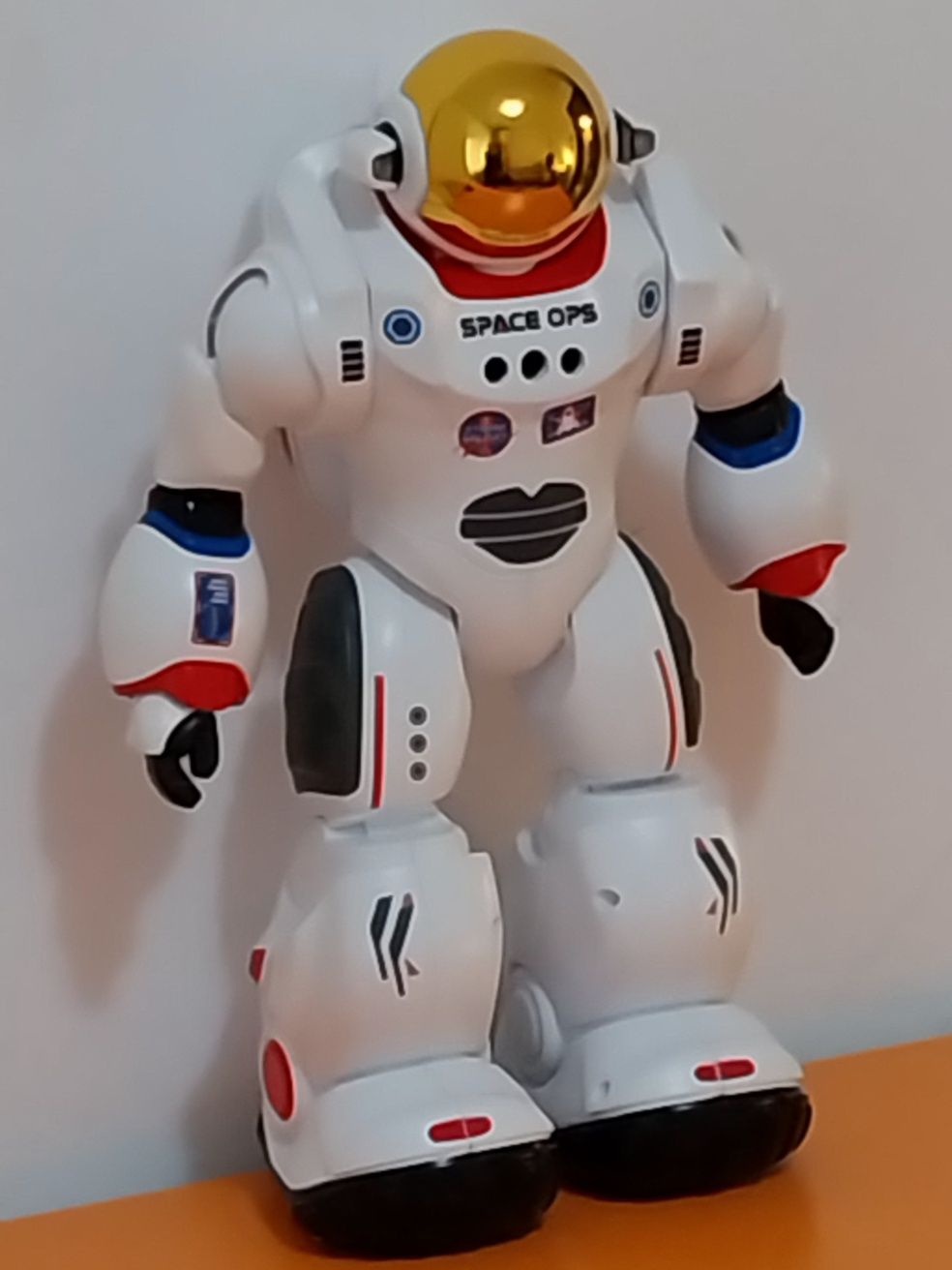 Astronautul Charlie robot interactiv