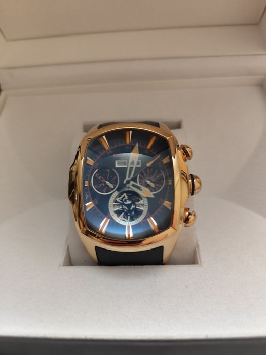 Продам наручные мужские часы.