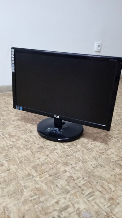 Продам монитор 1600 на 900