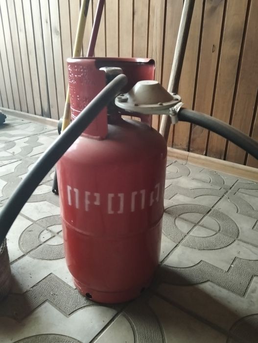 Продам газовый балон 10 литров с редуктором