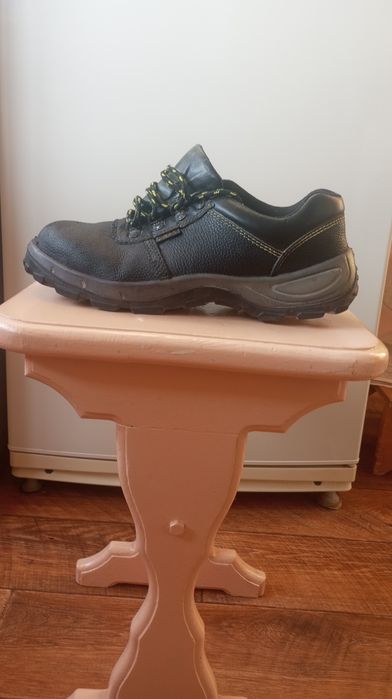 Рабочие полуботинки продам