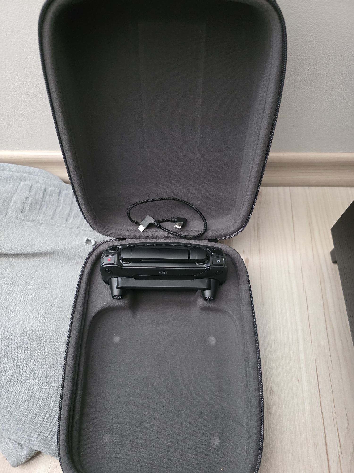 Продавам дрон DJI Spark