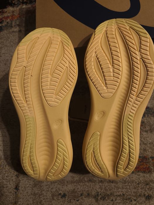 Adidasi alergare Asics Nimus 27 (45 / PRET FIX)