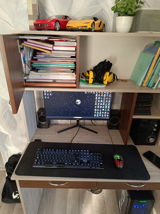 Компьютерный стол