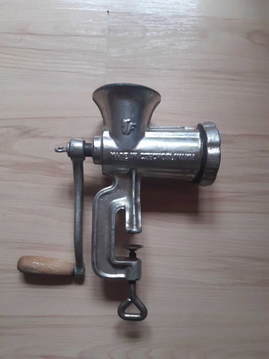 Машинка за мелене на месо, домати и други, Чехословакия