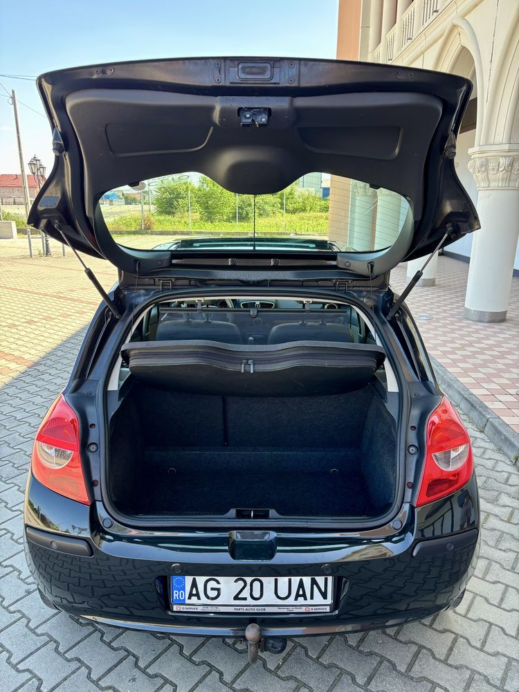 Renault Clio 3 Initiale Paris 1.6 16V 2006