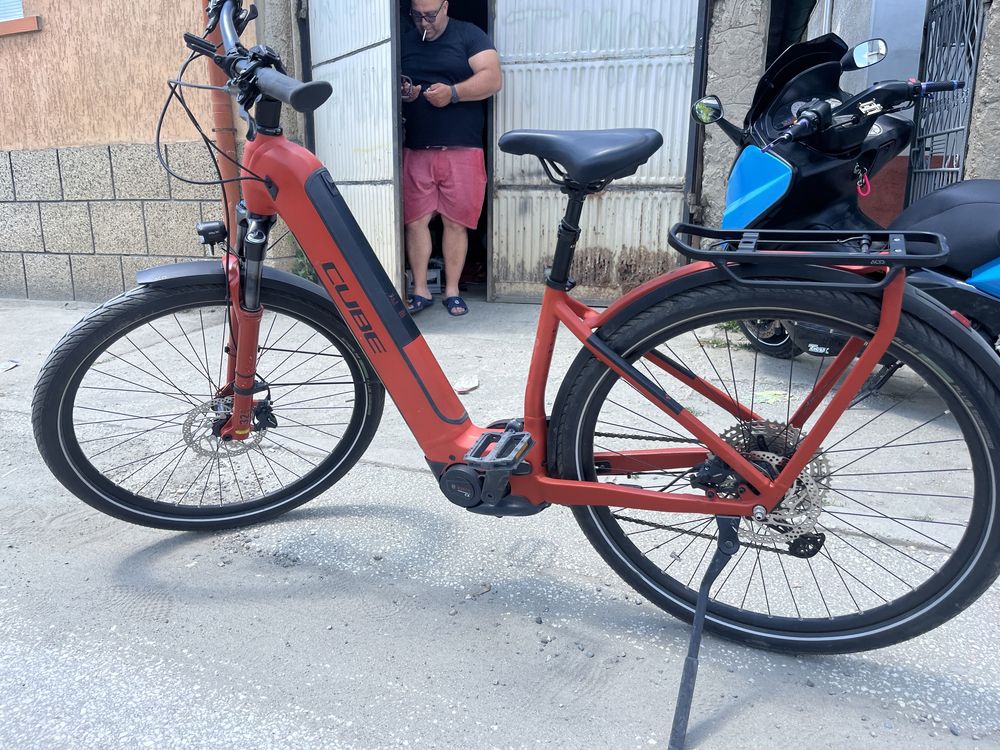 Колело cube katmandu 750