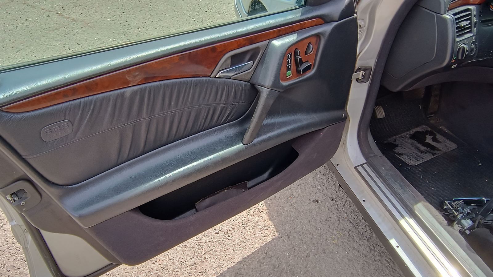 Автомобил Mercedes