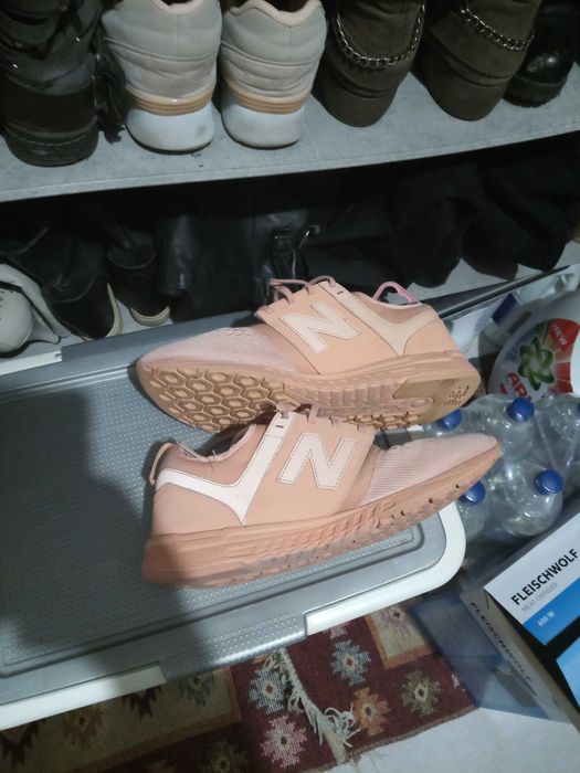 Adidași Nike model New Balance mărimea 42