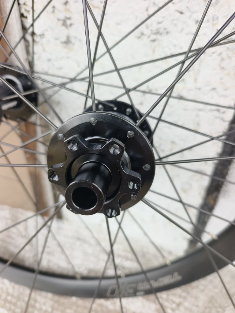 Капли Vision Team30 i23 Shimano- 12x100mm | 12x142mm Шосе,Гравел