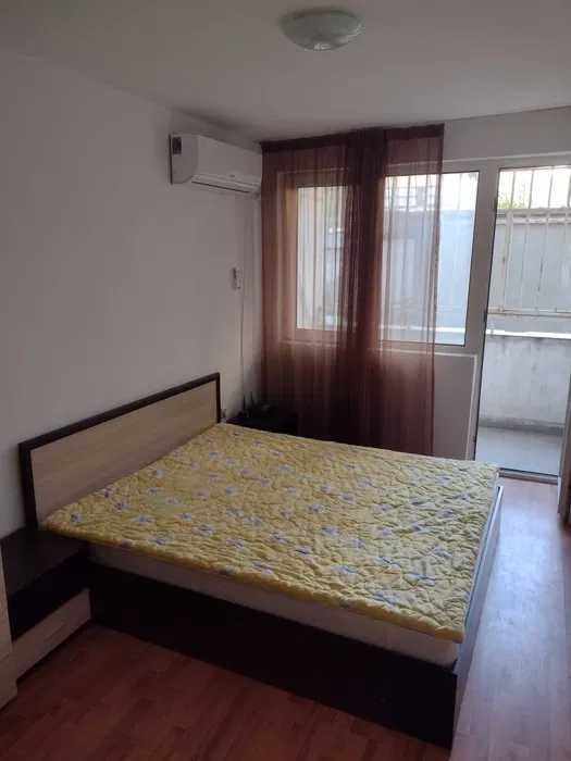 Дава се под наем Тристаен апартамент в Бургас, Възраждане - 80 кв.м за 200 € - Снимка #3