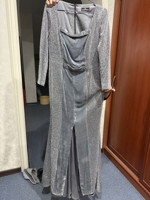 Вечерние платья, оделось один раз