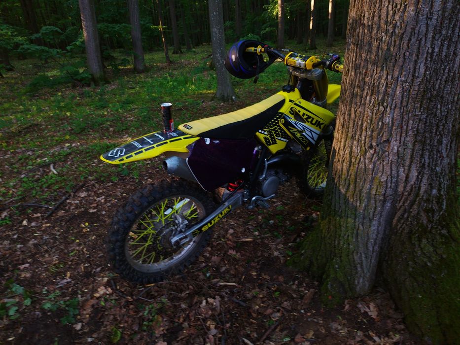 Vând Suzuki RM 125 2T 2006 – Pregătită de sezon, stare foarte bună