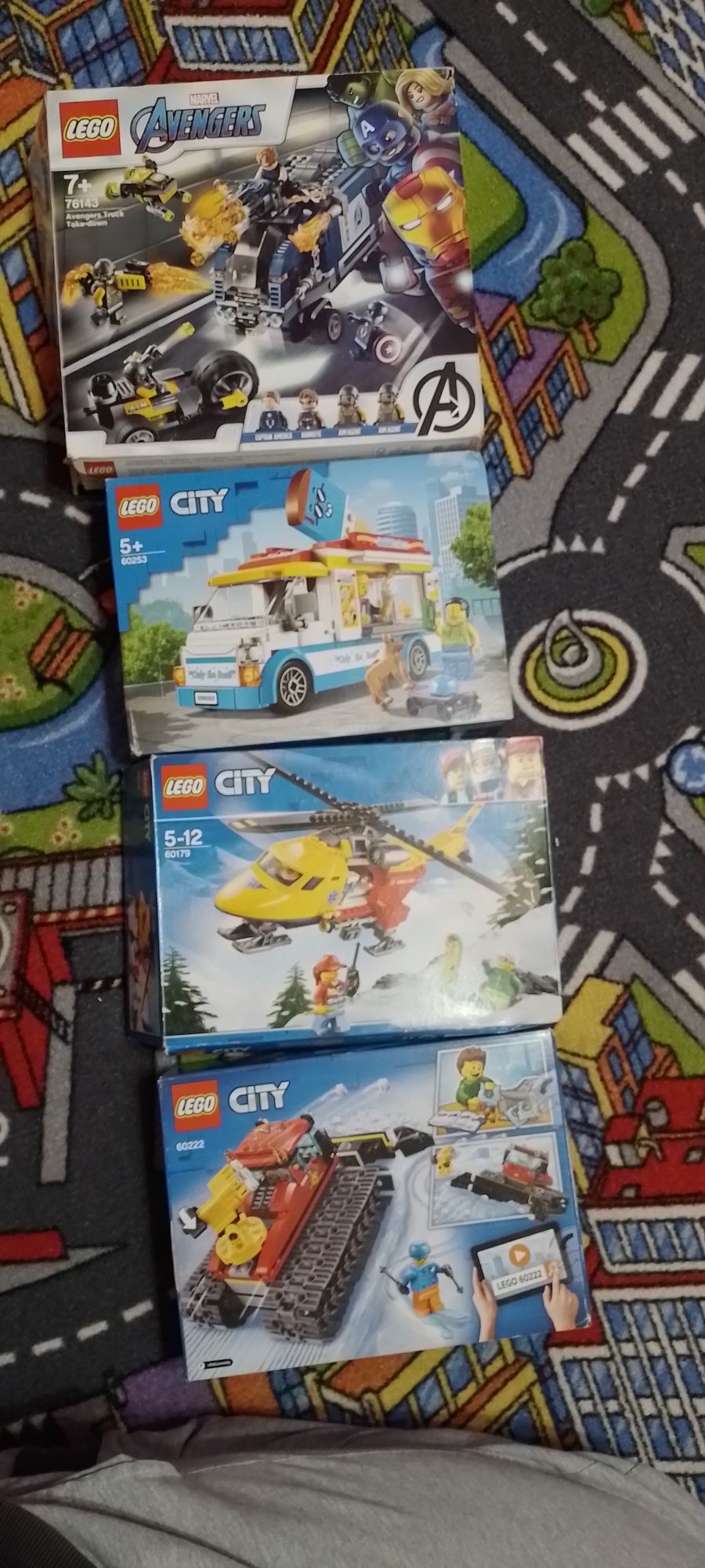 De vânzare 7 seturi lego City, creator