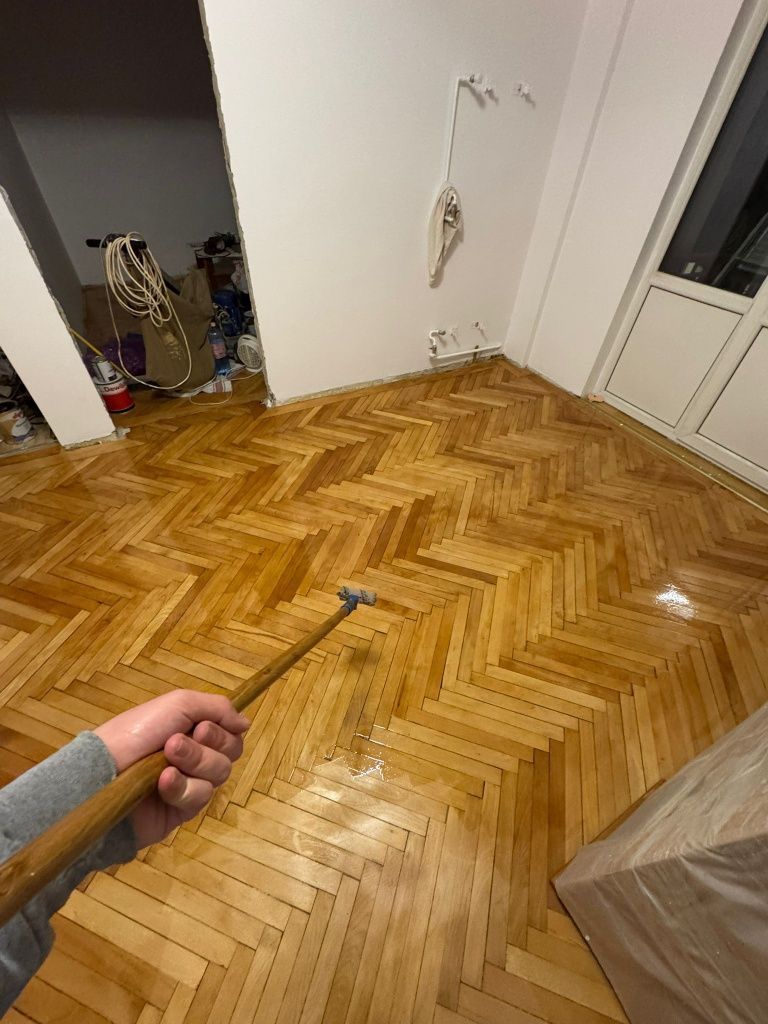 Parchet masiv rașchetare scara recondiționare dusumea slefuire