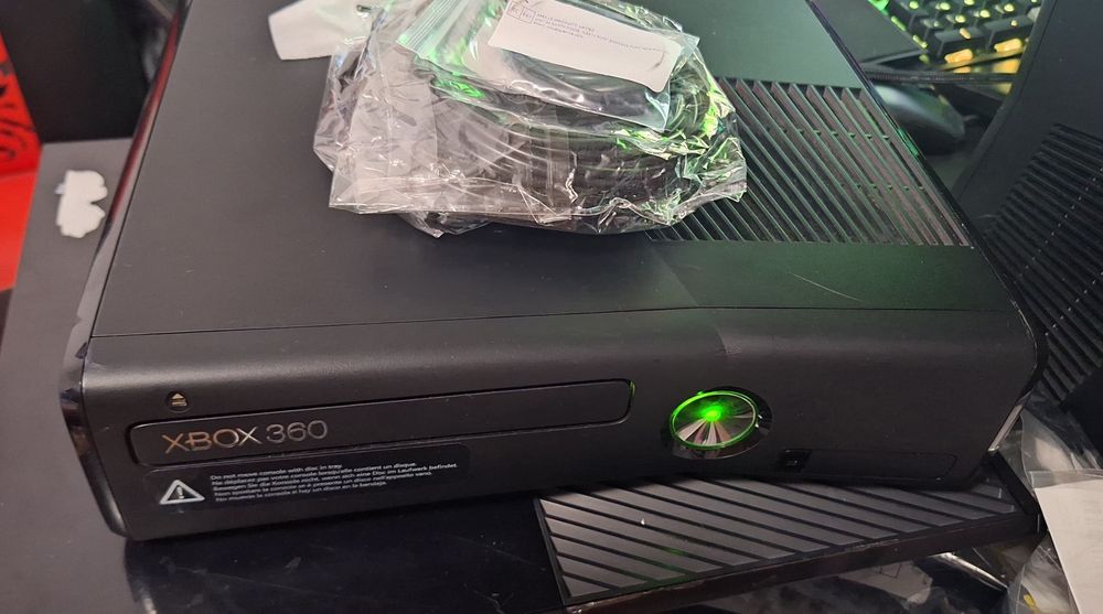 Xbox 360 slim + maneta