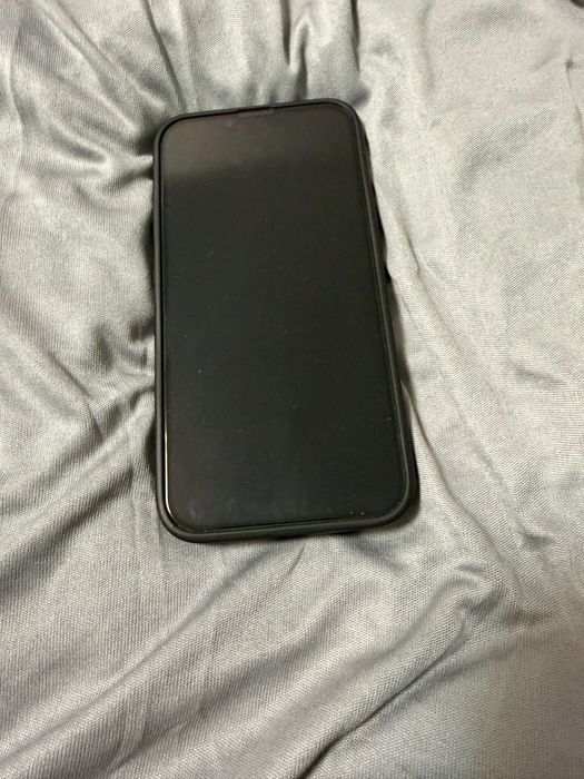 Продавам iPhone 13 Pro 256gb