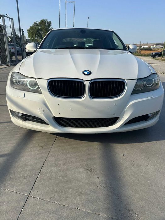 Dezmembrez piese BMW Seria 3 E90 184CP Facelift