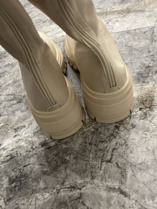 Дамски бежови високи ботуши