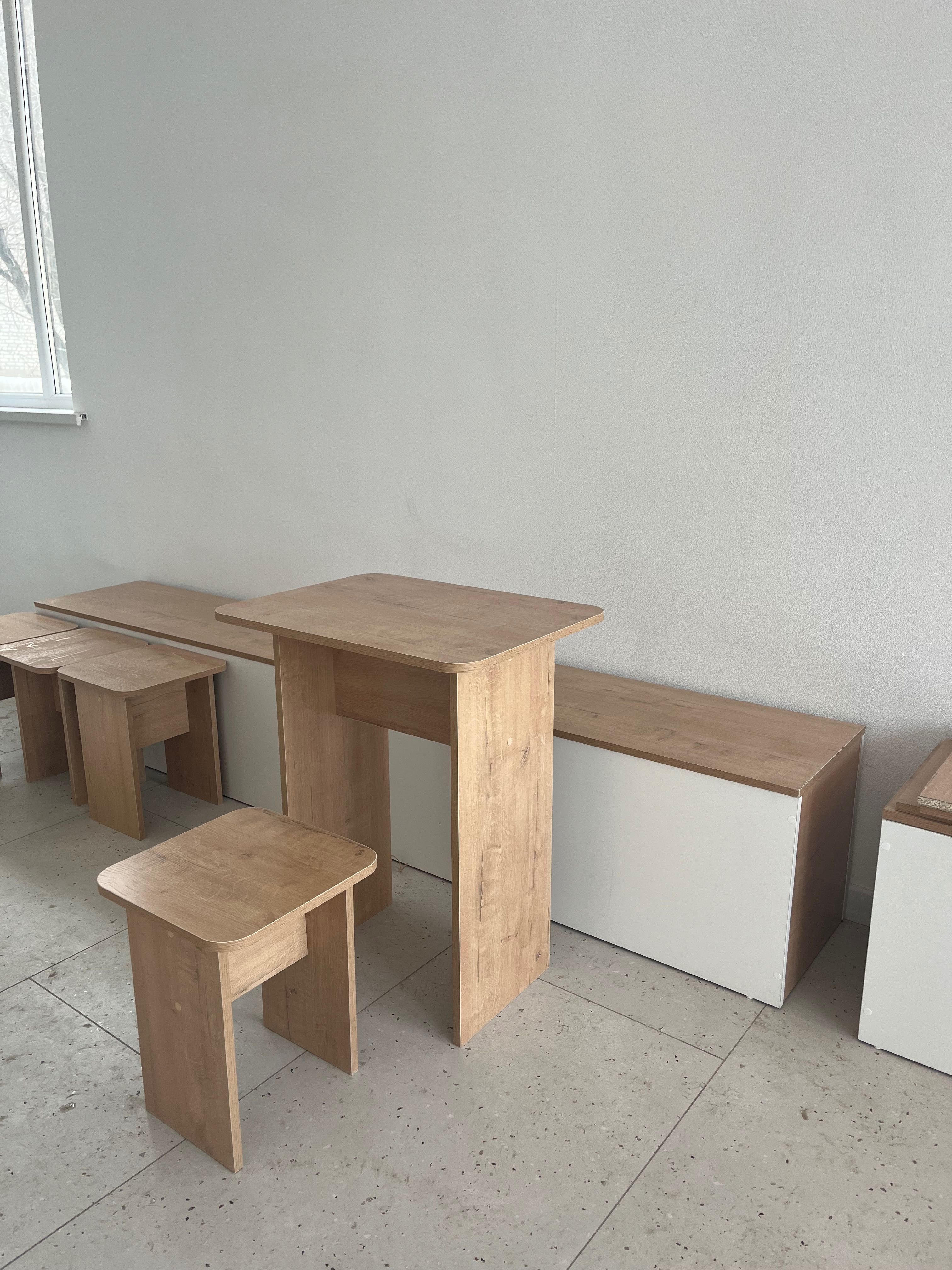Мебель, столы и стулья