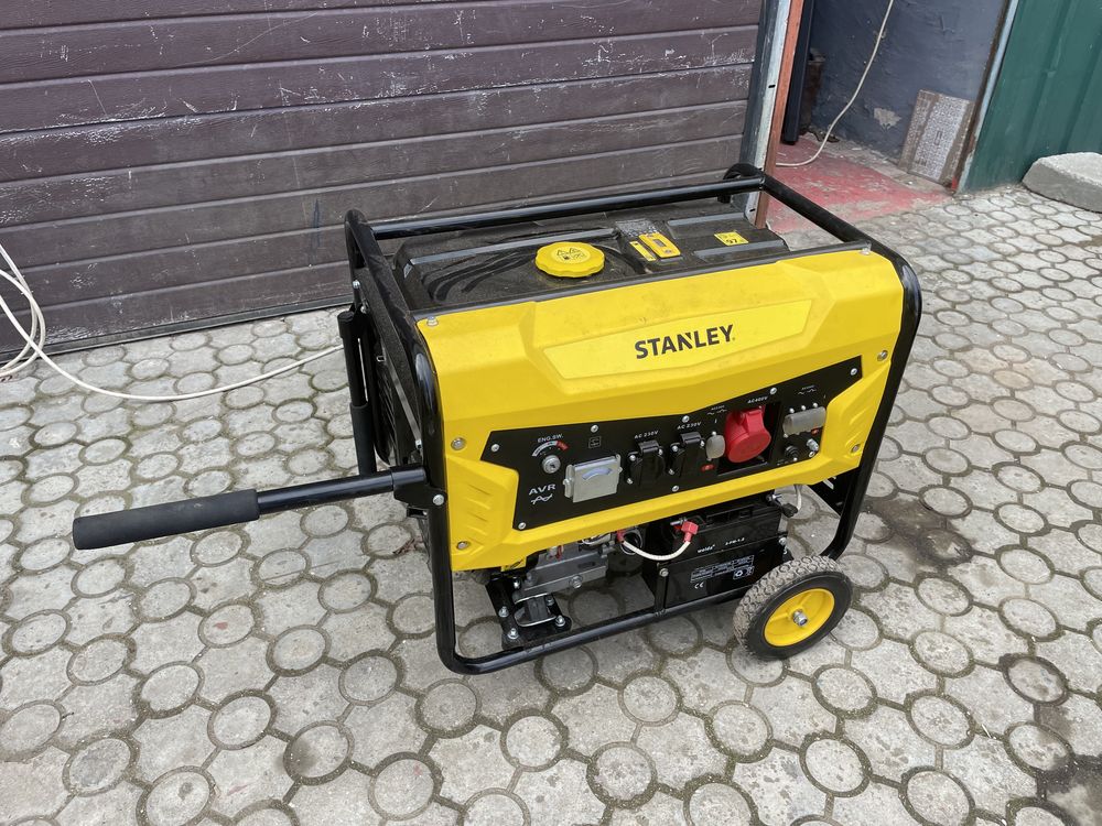 Vand Generator Stanley pe benzina 7.5Kw