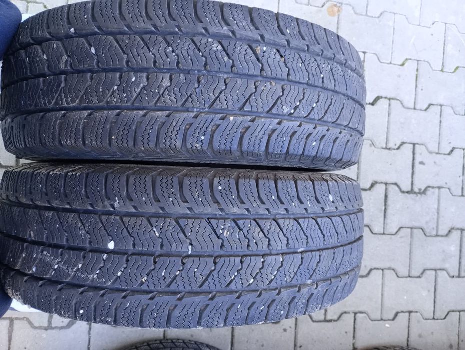 2 anvelope iarna 215/65/16C 7mm profil dot 2023