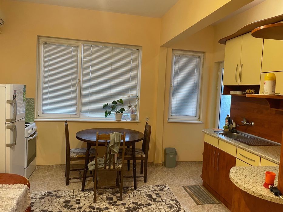 Тристаен апартамент