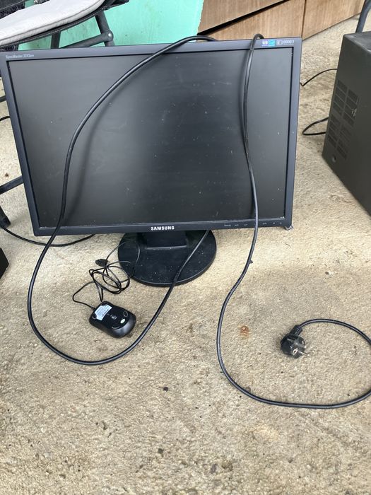 Комютър + монитор