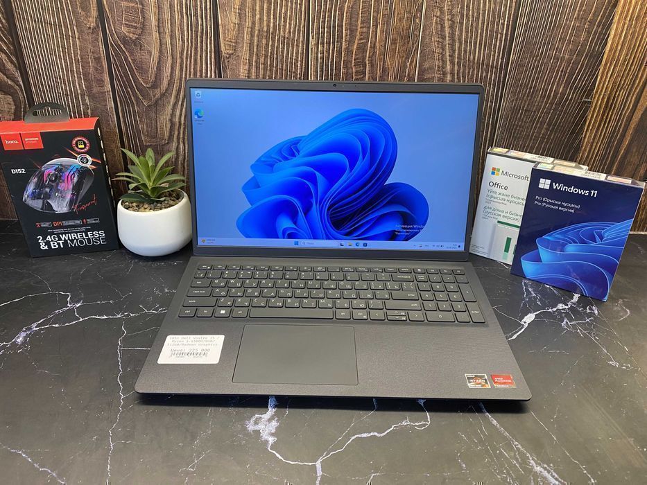 Ноутбук Dell Vostro 15 - Ryzen 5-5500U / 8GB / 512GB SSD / 15.6" IPS