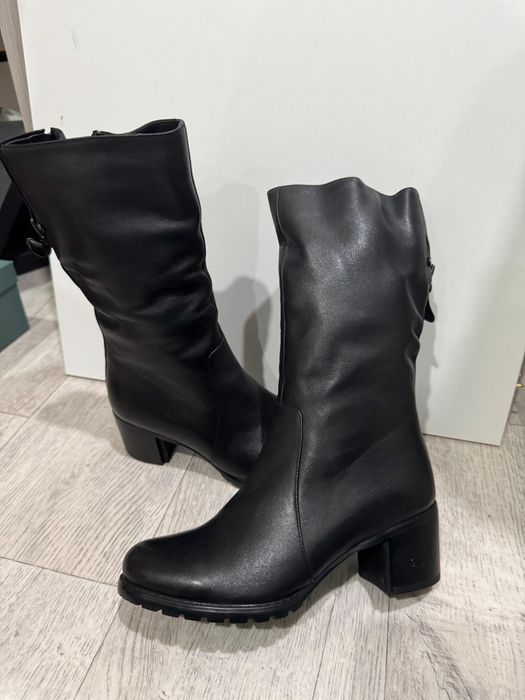 Продам кожанные зимние сапоги