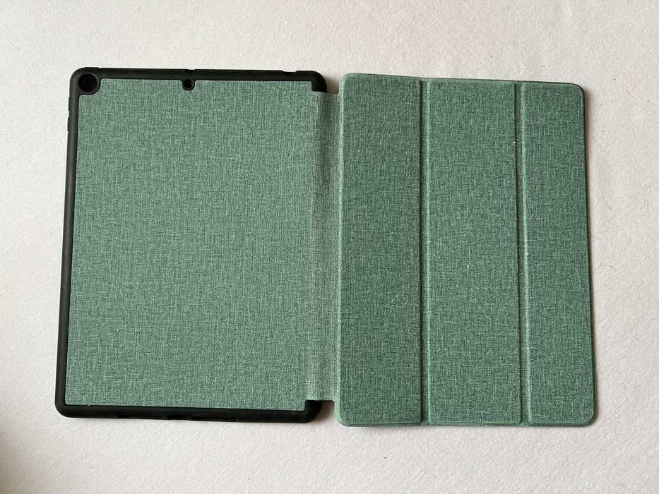 Чехол на iPad 9 и схожие модели с местом для стилуса