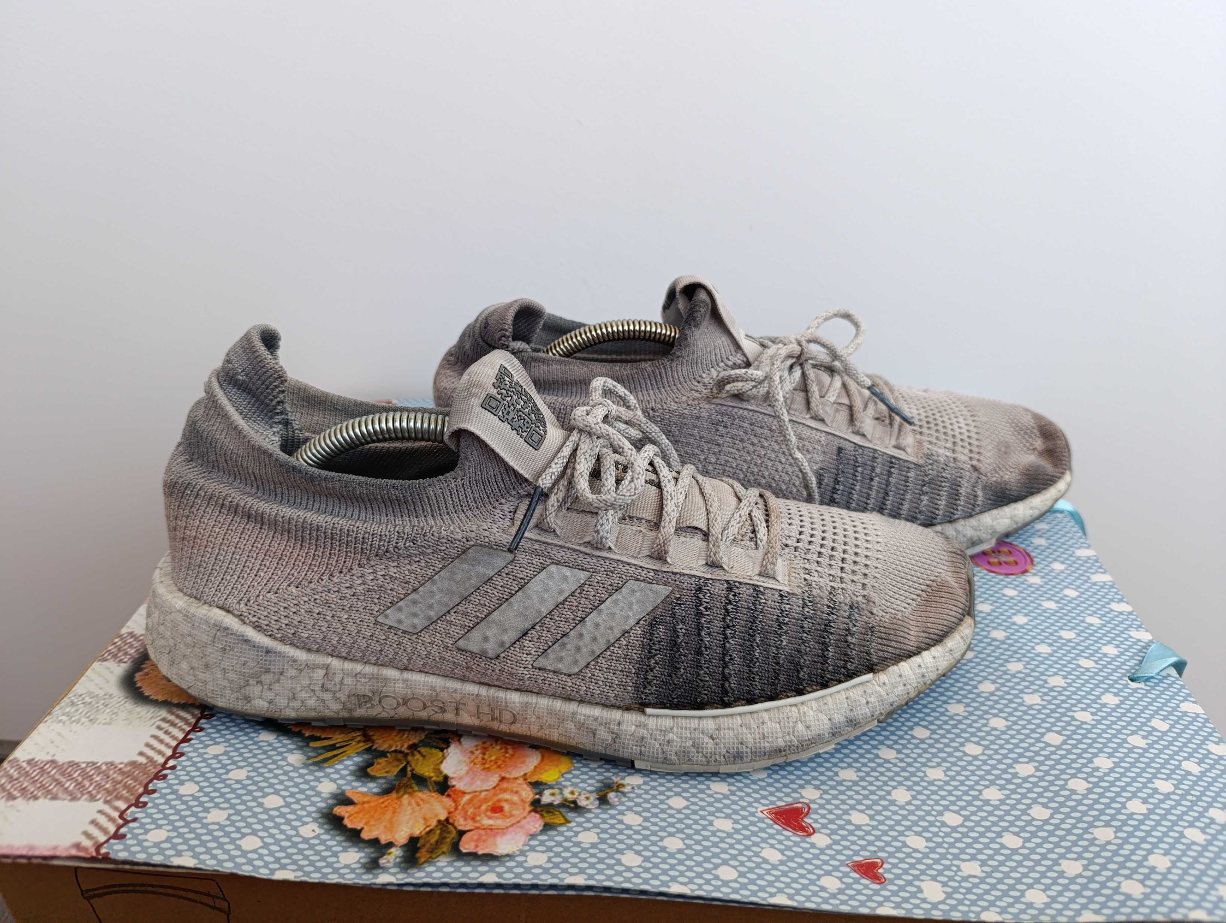''Adidas Pulseboost HD''оригинални маратонки 45 номер