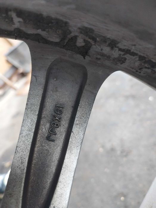 Vând schimb jante r19 style 166