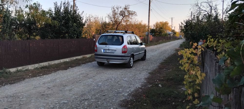 Opel. Zafira. 7 locuri.