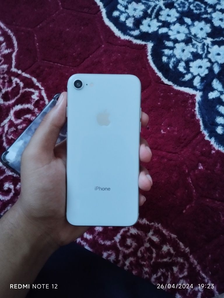 Iphone 8    LL\A